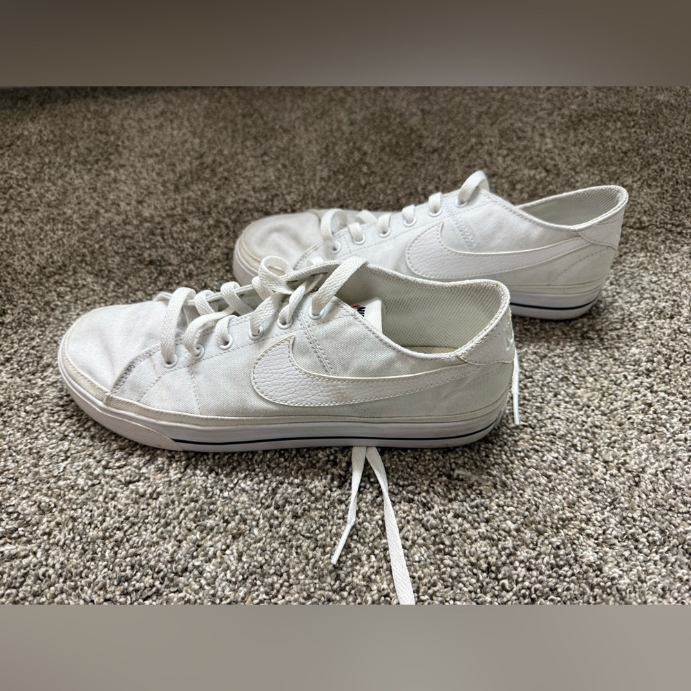Nike Canvas Low-Top Sneakers in White (015)